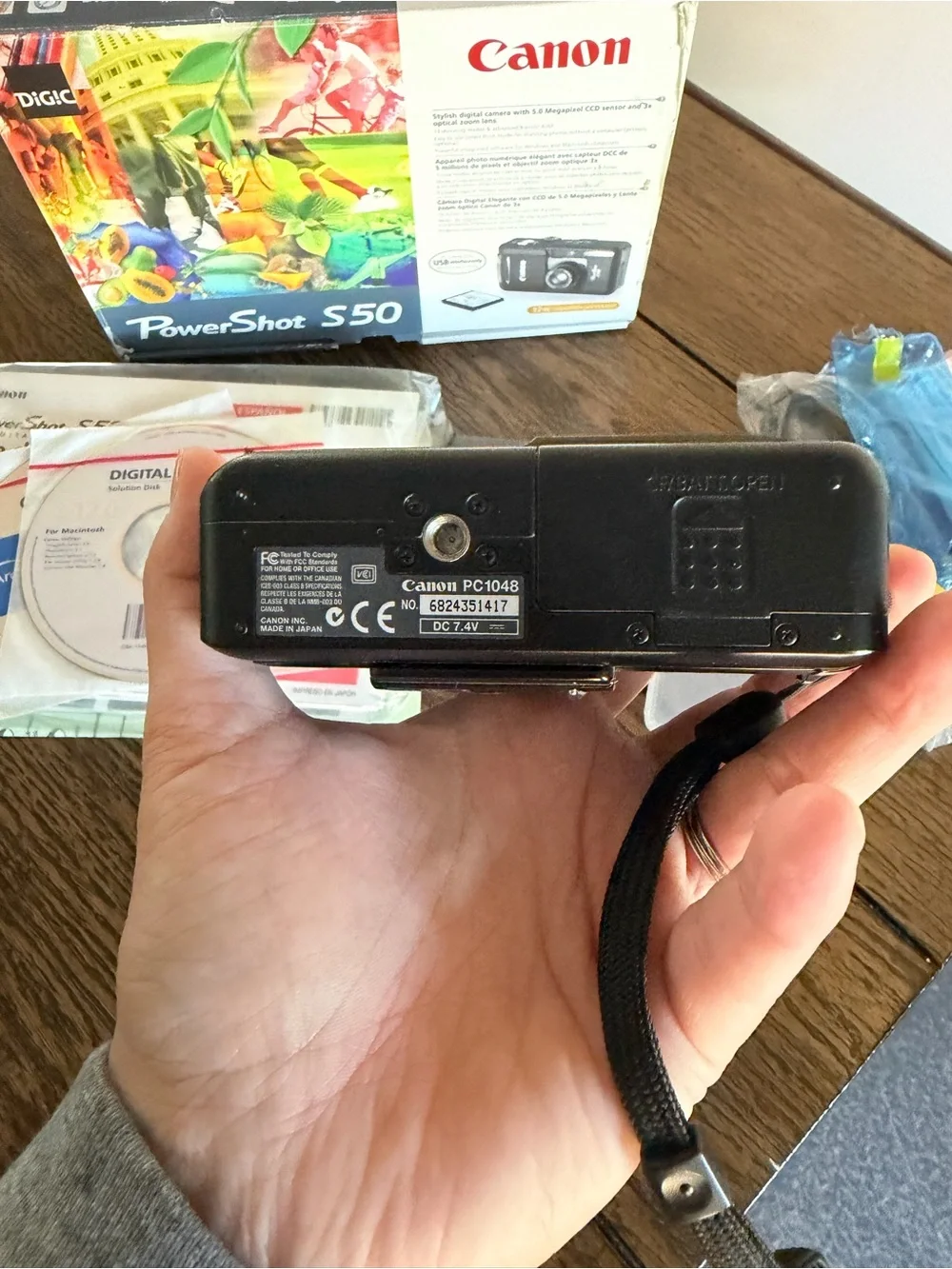 Canon Powershot S50 Digital Camera In Box With Charger Manual Battery